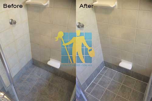  Newtown bathroom floor and wall before and after cleaning and sealing