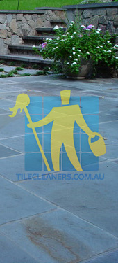 Gold Coast/Willow Vale bluestone tiles outdoor backyard traditional irregular white grout